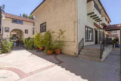 10141 Samoa Avenue #11, Tujunga, CA 91042 - Photo 4
