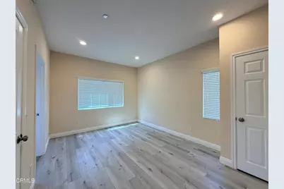2500 Hermosa Avenue #C, Montrose, CA 91020 - Photo 6