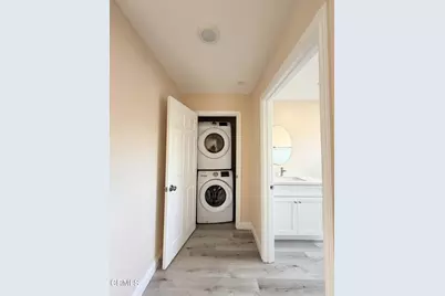2500 Hermosa Avenue #C, Montrose, CA 91020 - Photo 10