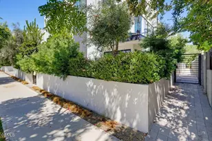 11618 Colfax Mdw Ln, Los Angeles, CA 91604 - Photo 1