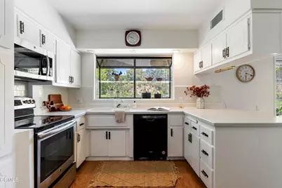 5811 Ocean View Boulevard, La Canada Flintridge, CA 91011 - Photo 12