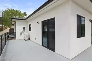 112 N Kenneth Rd, Burbank, CA 91501 - Photo 18