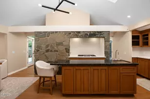 5220 Palm Dr, La Canada Flintridge, CA 91011 - Photo 22