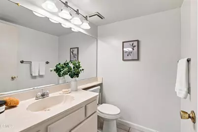 859 W 13th Street #2, Azusa, CA 91702 - Photo 6