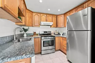 859 W 13th St, Azusa, CA 91702 - Photo 4