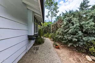 5160 Redwillow Ln, La Canada Flintridge, CA 91011 - Photo 36