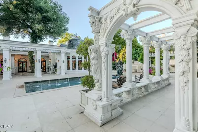 567 Meadow Grove Street, La Canada Flintridge, CA 91011 - Photo 48