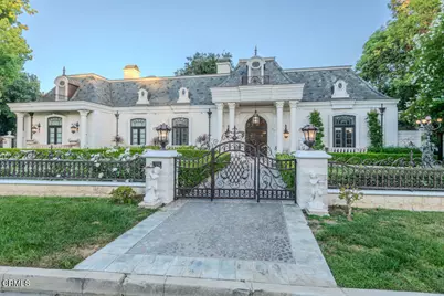 567 Meadow Grove Street, La Canada Flintridge, CA 91011 - Photo 2