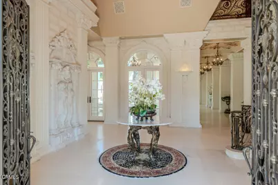 567 Meadow Grove Street, La Canada Flintridge, CA 91011 - Photo 4