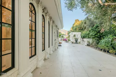 567 Meadow Grove Street, La Canada Flintridge, CA 91011 - Photo 54