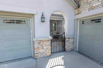 28450 Redwood Canyon Place, Santa Clarita, CA 91390 - Photo 4