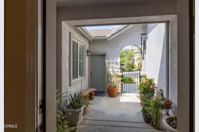 28450 Redwood Canyon Place, Santa Clarita, CA 91390 - Photo 26
