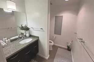 250 N 1st Street, Burbank, CA 91502 - Photo 12