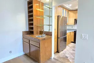 235 S Holliston Ave, Pasadena, CA 91106 - Photo 4