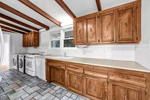 9801 Pali Ave, Tujunga, CA 91042 - Photo 8