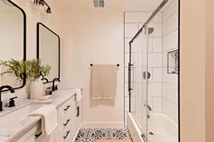 4558 Don Pio Dr, Los Angeles, CA 91364 - Photo 22