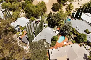 4558 Don Pio Dr, Los Angeles, CA 91364 - Photo 48