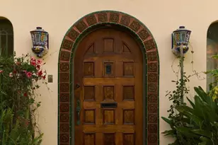 913 Burnside Ave, Los Angeles, CA 90036 - Photo 2