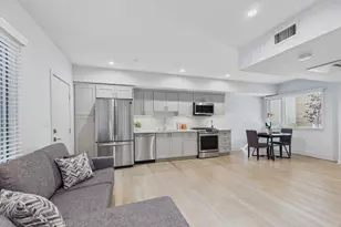 137 S Wilson Ave, Pasadena, CA 91106 - Photo 16
