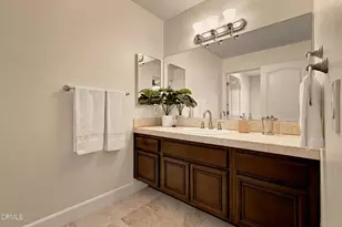 664 S Mansfield Ave, Los Angeles, CA 90036 - Photo 22
