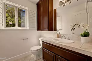 664 S Mansfield Ave, Los Angeles, CA 90036 - Photo 18