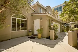 664 S Mansfield Ave, Los Angeles, CA 90036 - Photo 2