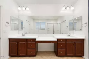 17326 Parque Vanowen Way, Lake Balboa, CA 91406 - Photo 20