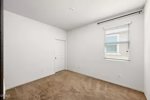17326 Parque Vanowen Way, Lake Balboa, CA 91406 - Photo 32