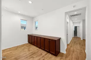 17326 Parque Vanowen Way, Lake Balboa, CA 91406 - Photo 16