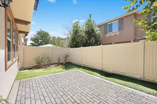 17326 Parque Vanowen Way, Lake Balboa, CA 91406 - Photo 36