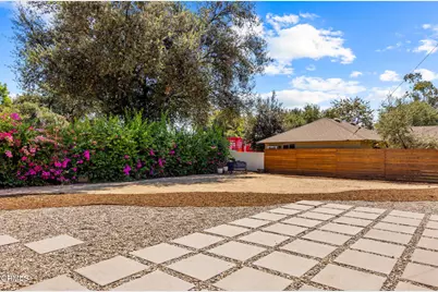 1201 N Altadena Drive, Pasadena, CA 91107 - Photo 38