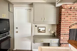 3911 El Lado Dr, Glendale, CA 91214 - Photo 14