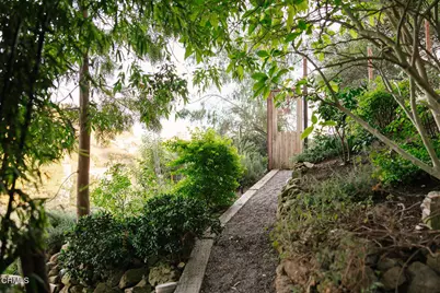8008 Jorderr Avenue, Los Angeles, CA 90046 - Photo 28