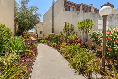 18409 Collins Street #F, Los Angeles, CA 91356 - Photo 2