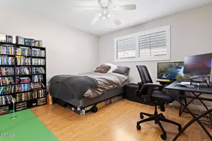 18409 Collins St, Los Angeles, CA 91356 - Photo 14