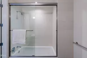 889 Francisco St, Los Angeles, CA 90017 - Photo 30