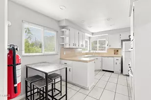 905 W La Canada Verdugo Rd, Pasadena, CA 91103 - Photo 10