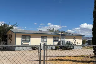 9927 Custer Ave, Lucerne Valley, CA 92356 - Photo 2
