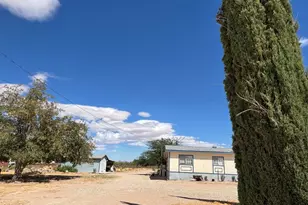 9927 Custer Ave, Lucerne Valley, CA 92356 - Photo 6