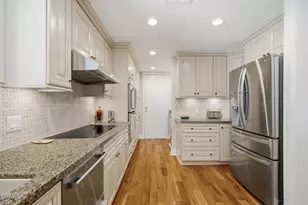 700 S Lake Ave, Pasadena, CA 91106 - Photo 20