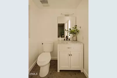 643 1/2 N Hayworth Avenue, Los Angeles, CA 90048 - Photo 16