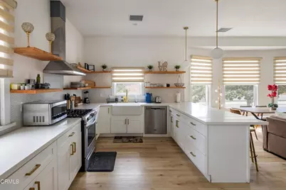 396 N Summit Avenue, Pasadena, CA  - Photo 4