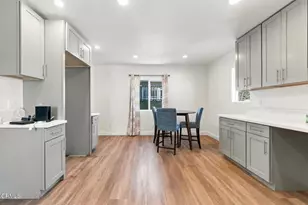 2055 W 80th St, Los Angeles, CA 90047 - Photo 26