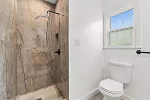 2055 W 80th St, Los Angeles, CA 90047 - Photo 32