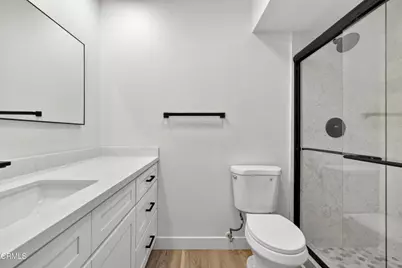 22330 Victory Boulevard #604, Los Angeles, CA 91367 - Photo 10
