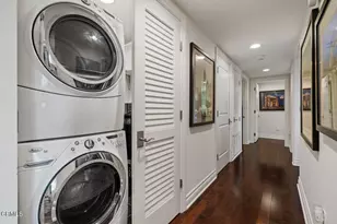 250 S De Lacey Ave, Pasadena, CA 91105 - Photo 26