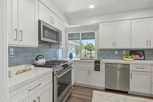 7643 Encino Ave, Northridge, CA 91325 - Photo 12