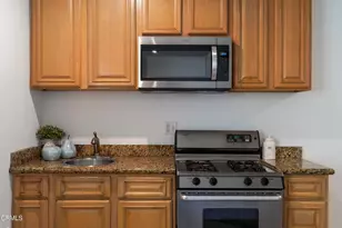 12550 Cantara St, Los Angeles, CA 91605 - Photo 32