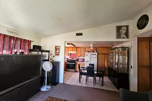 420 E B St, Colton, CA 92324 - Photo 12