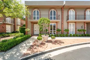 1127 S Orange Grove Blvd, Pasadena, CA 91105 - Photo 1